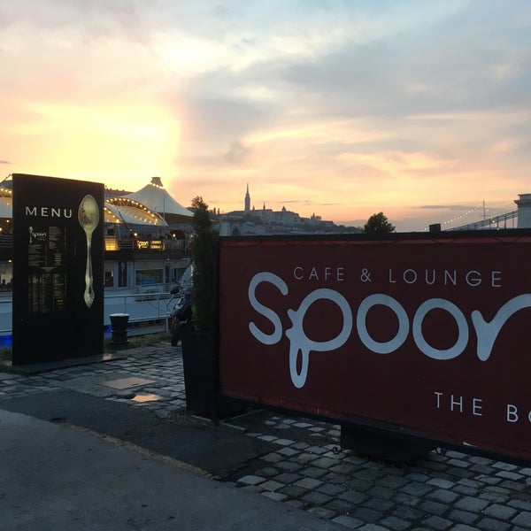 4/23/2018 tarihinde Michael S.ziyaretçi tarafından Spoon Cafe &amp; Lounge'de çekilen fotoğraf
