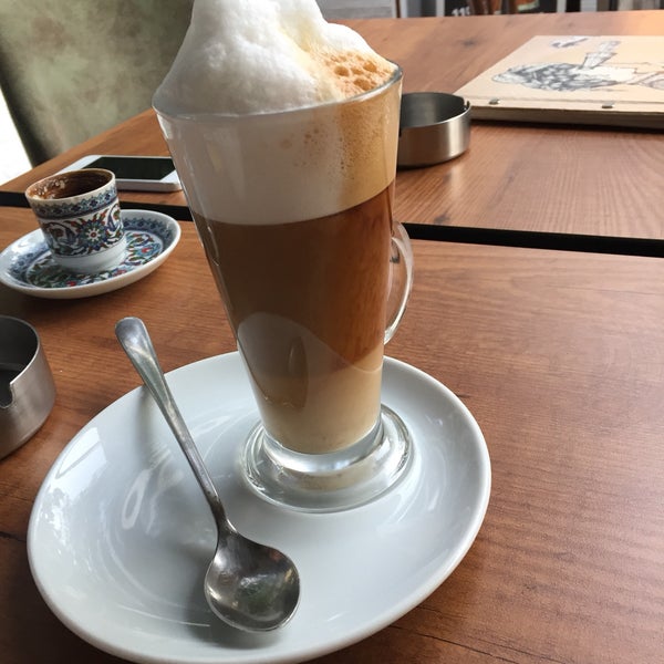 7/9/2018 tarihinde Гульжан М.ziyaretçi tarafından Tint Cafe Tunus'de çekilen fotoğraf