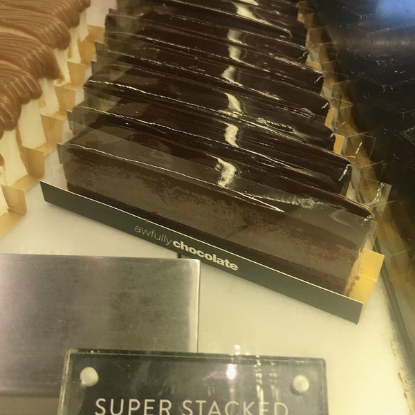 1/4/2020에 Neeraj C.님이 Awfully Chocolate Bakery &amp; Cafe에서 찍은 사진