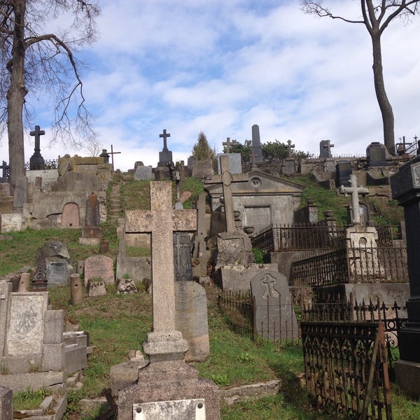Foto tirada no(a) Rasų kapinės | Rasos cemetery por Andra L. em 4/16/2016