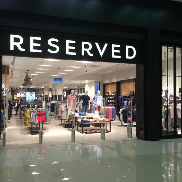 Резервед коламбус. Магазин одежды reserved. Магазин одежды reserved. Как сейчас называется магазин резервед. Остин резервед.