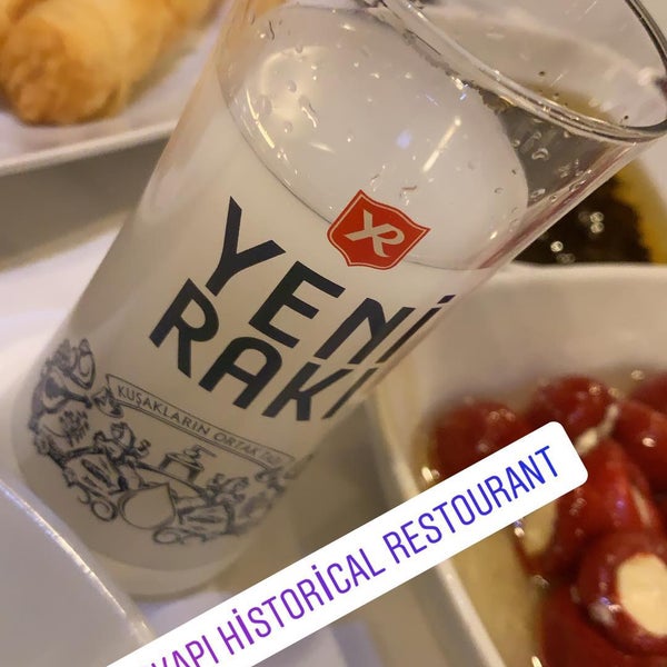Photo prise au Historical Kumkapı Restaurant par fönfnfn938 أ. le3/3/2019