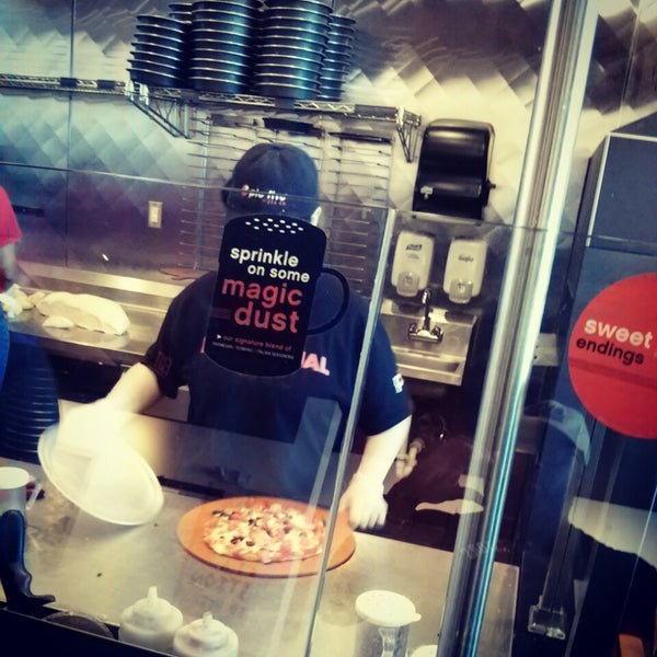 10/18/2014にDoc M.がPie Five Pizza Co.で撮った写真