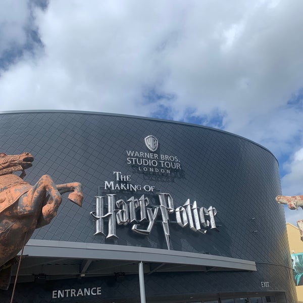 Снимок сделан в Warner Bros. Studio Tour London - The Making of Harry Potter пользователем Jorge C. 8/19/2023