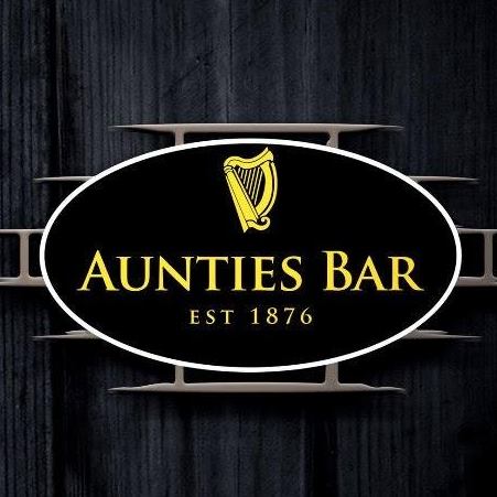 รูปภาพถ่ายที่ Aunties Bar โดย Aunties Bar เมื่อ 12/5/2017