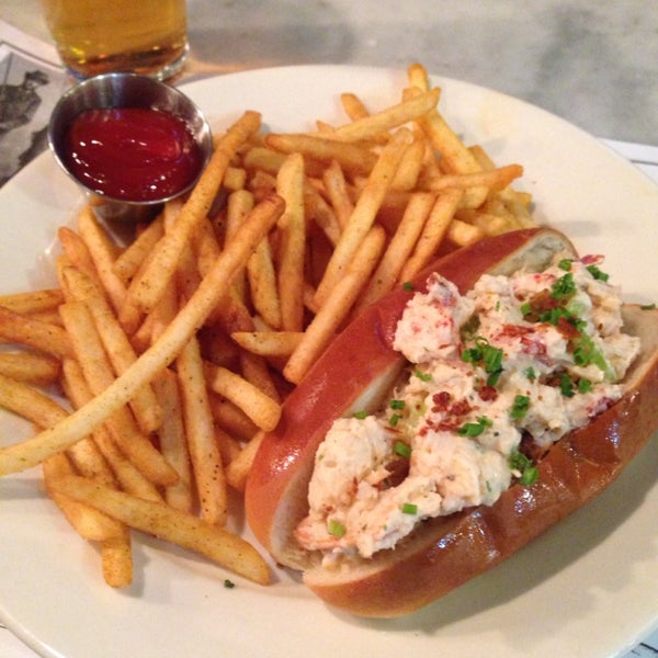 Lobster roll is quite good.