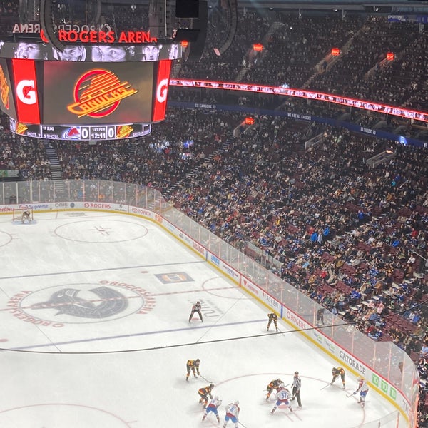 รูปภาพถ่ายที่ Rogers Arena โดย Alex C. เมื่อ 1/21/2023