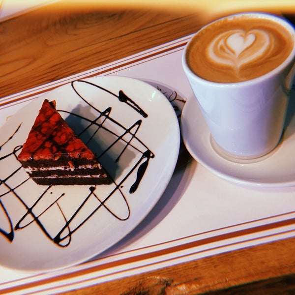 1/6/2018 tarihinde Hanife Ç.ziyaretçi tarafından Cafe Caffein'de çekilen fotoğraf