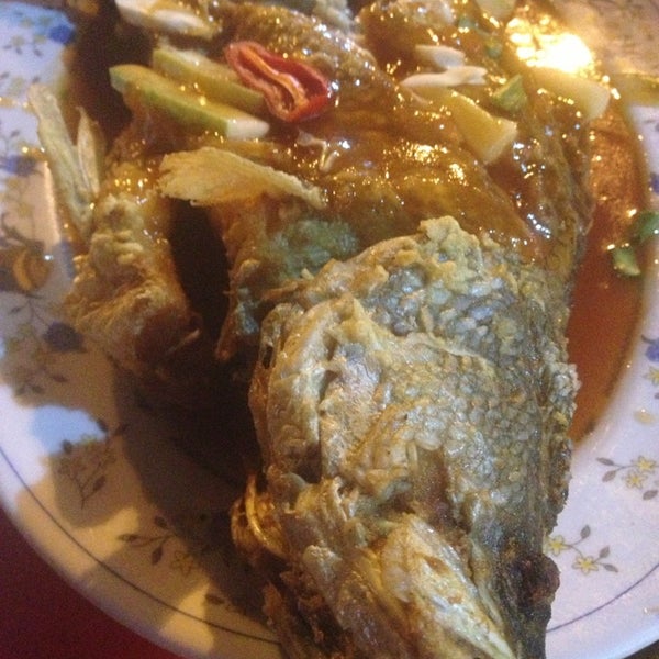Ikan Bakar Parameswara - Pangkalan Pernu