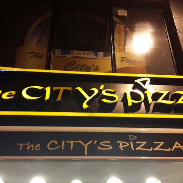 Снимок сделан в The City&#39;s Pizza пользователем Yasemin U. 8/3/2014