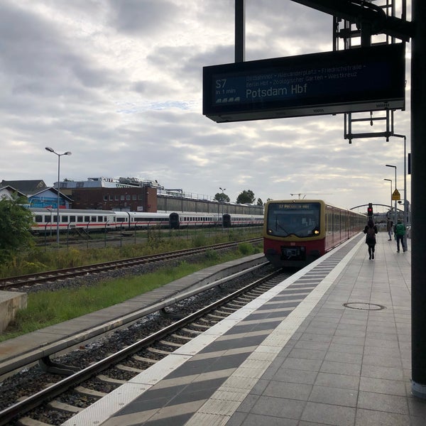 รูปภาพถ่ายที่ S Warschauer Straße โดย Kazuki S. เมื่อ 9/17/2019