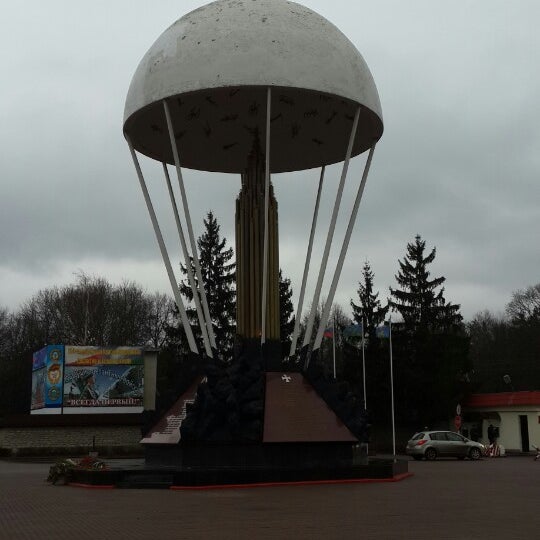 псков памятник десантникам 6 роты. псков череха. санаторий черёха псковская область. деревня череха. монумент десантникам псков.