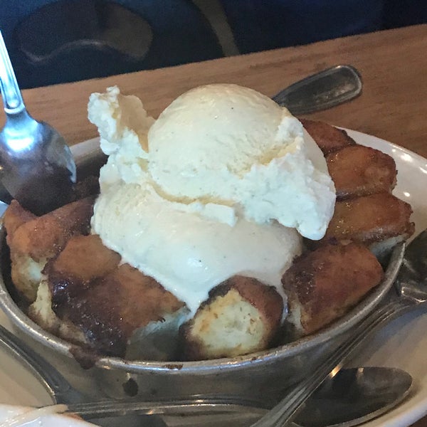 Photo taken at BJ&#39;s Restaurant &amp; Brewhouse by Chellie D. on 11/7/2019