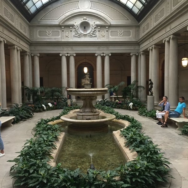 Foto tirada no(a) The Frick Collection&#39;s Vermeer, Rembrandt, and Hals: Masterpieces of Dutch Painting from the Mauritshuis por H em 7/8/2016