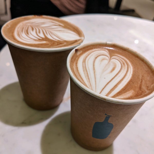 Foto diambil di Blue Bottle Coffee oleh Shayna A. pada 12/29/2019