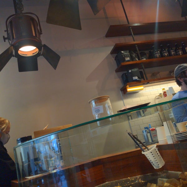 10/19/2022 tarihinde Shayna A.ziyaretçi tarafından Plowshares Coffee Bloomingdale'de çekilen fotoğraf