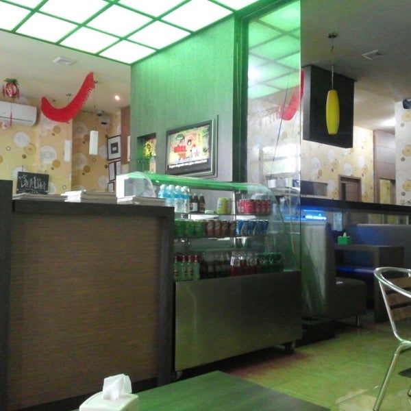 2/4/2014에 Asakura Y.님이 Lime Light Family Karaoke &amp; Cafe에서 찍은 사진
