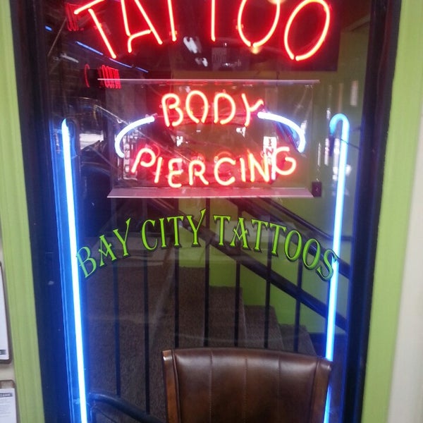 6/13/2013에 Jeff Z.님이 Bay City Tattoo Inc에서 찍은 사진