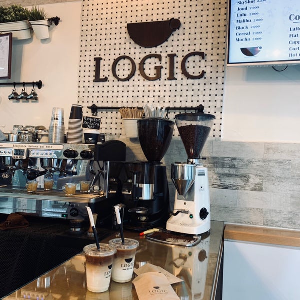 Photo prise au Logic cafe لوجك كافية par muhaini le8/29/2019