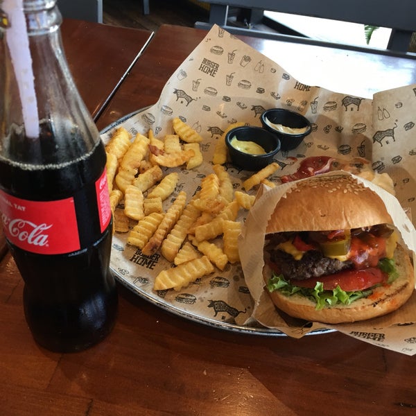 Photo taken at Burger Home by Ferhat on 8/18/2019