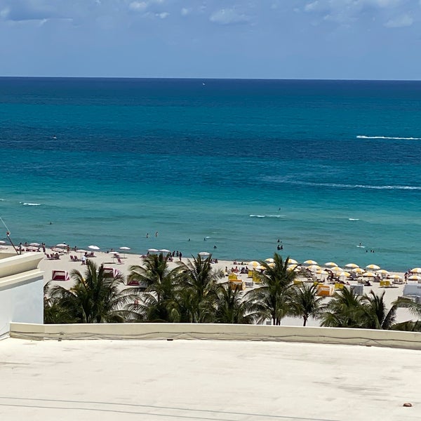 รูปภาพถ่ายที่ Loews Miami Beach Hotel โดย Michael L. เมื่อ 4/7/2021