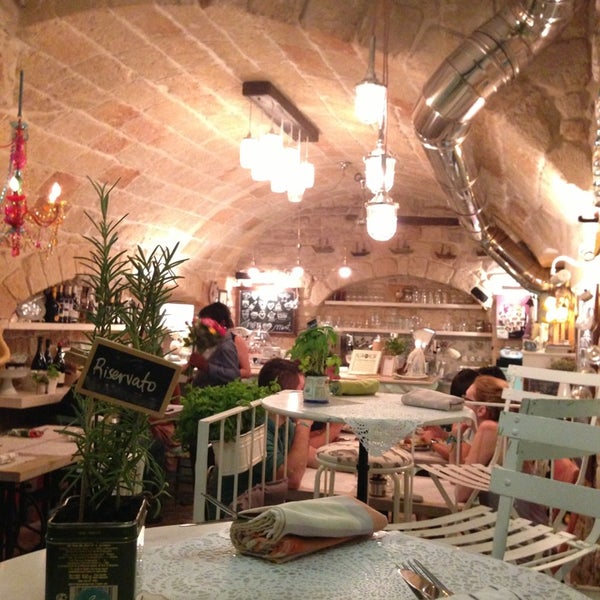 9/1/2013 tarihinde Anita Š.ziyaretçi tarafından Mint Cucina Fresca'de çekilen fotoğraf
