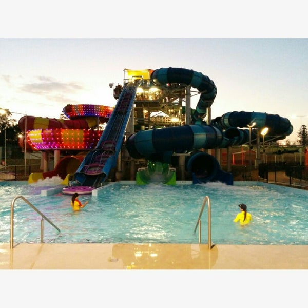 Photo taken at Raging Waters Sydney by Dean O. on 1/5/2014