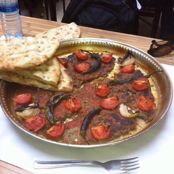 Foto scattata a Pöç Kasap ve Restaurant da Ayd Umut il 8/12/2022