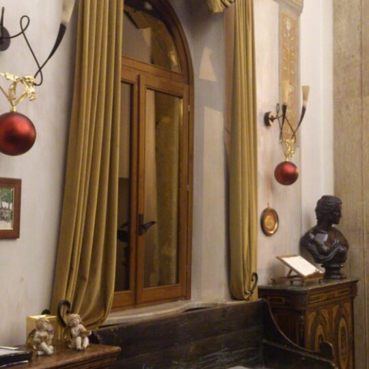 Снимок сделан в Castello Della Castelluccia Hotel Rome пользователем Oxana S. 12/28/2013