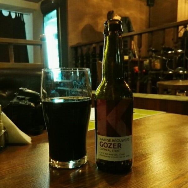 Найтджар бар лондон. Паб пивной ресторан лондон. Бар лондон барная стойка паб. Мойша бар ростов. Лондонский паб в англии.