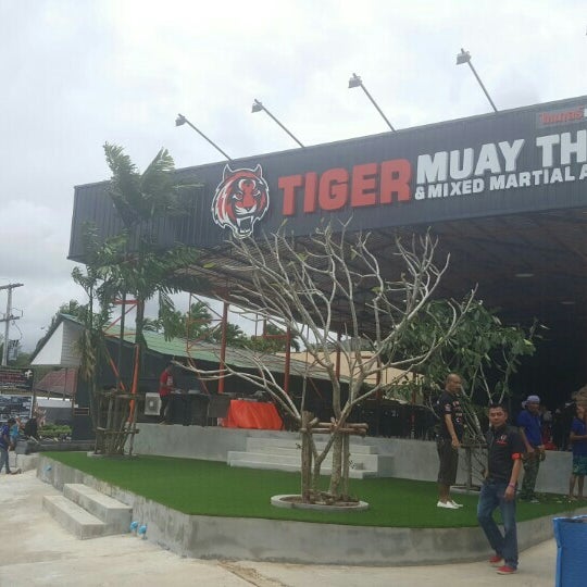 รูปภาพถ่ายที่ Tiger Muay Thai &amp; MMA Training Center โดย c c. เมื่อ 9/27/2015