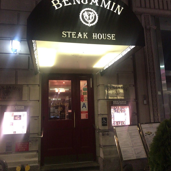 Photo taken at Benjamin Steakhouse by てっど K. on 1/14/2019