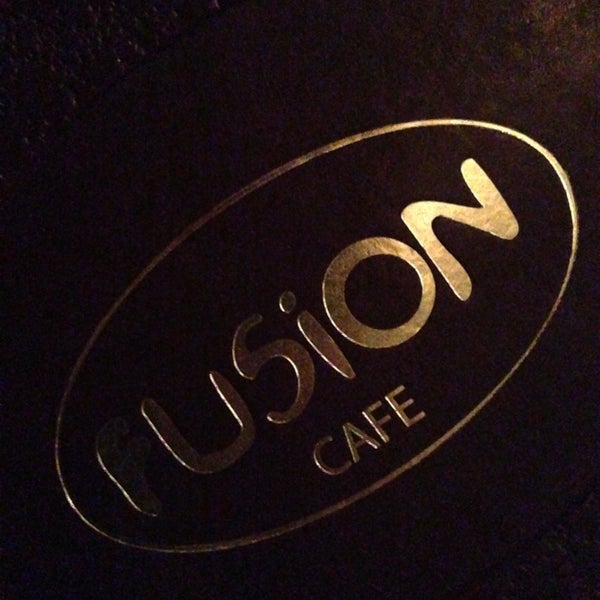 Das Foto wurde bei Fusion Cafe von Доцент am 2/5/2013 aufgenommen
