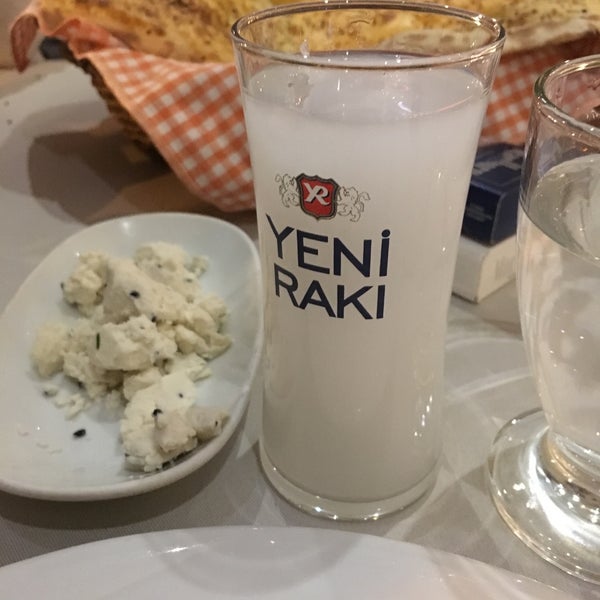 Foto tirada no(a) Antepli Et Restaurant Tatlı por Erdi Ö. em 12/3/2016