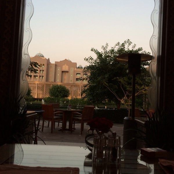 รูปภาพถ่ายที่ Mezlai Emirati Restaurant โดย Aslıhan Sj เมื่อ 2/16/2014