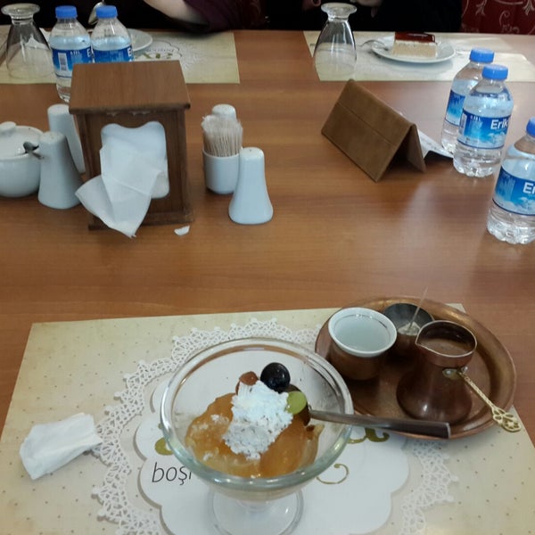รูปภาพถ่ายที่ Avliya Restaurant โดย Mkbl T. เมื่อ 12/3/2014