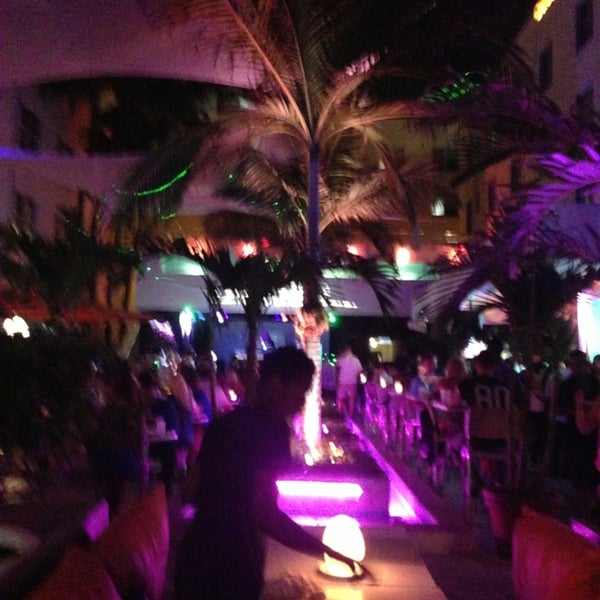 I Paparazzi Restaurant In Miami Beach