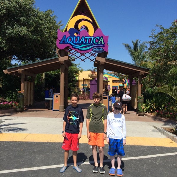 Photo taken at Aquatica San Diego, SeaWorld&#39;s Water Park by Ale C. on 6/13/2014