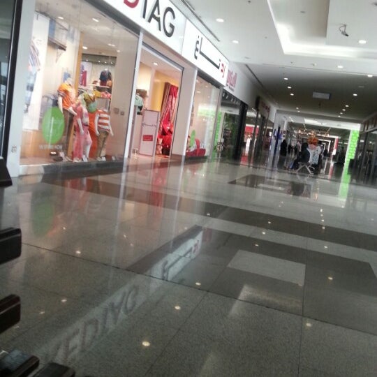 Red Tag Clothing Store In Dhahran