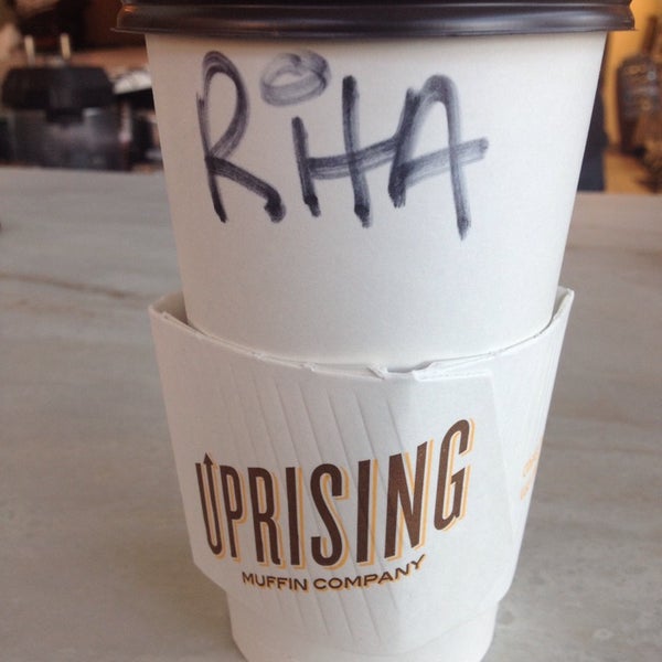 Foto tomada en Uprising Muffin Company  por Rita L. el 11/8/2014