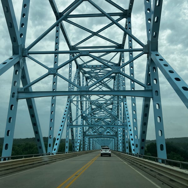 Matthew E. Welsh Bridge Bridge in Mauckport