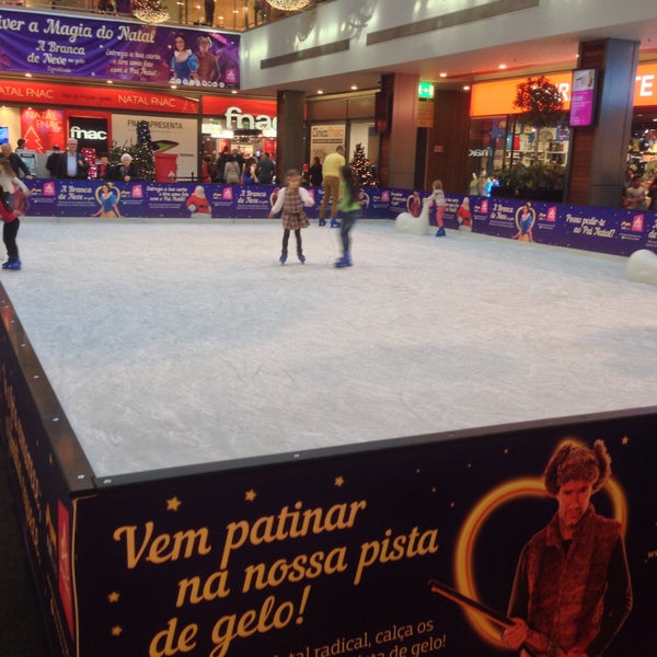 Foto scattata a Centro Comercial Alegro Alfragide da Jorge P. il 11/22/2015