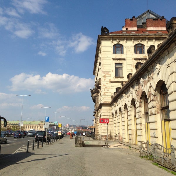 4/25/2013 tarihinde Přemysl B.ziyaretçi tarafından Prag Ana Tren İstasyonu'de çekilen fotoğraf