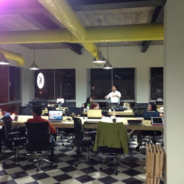 รูปภาพถ่ายที่ Hello Open Workspace โดย Maylo เมื่อ 1/26/2013