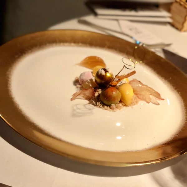 Photo taken at The Fat Duck by Jimmy C. on 3/23/2018