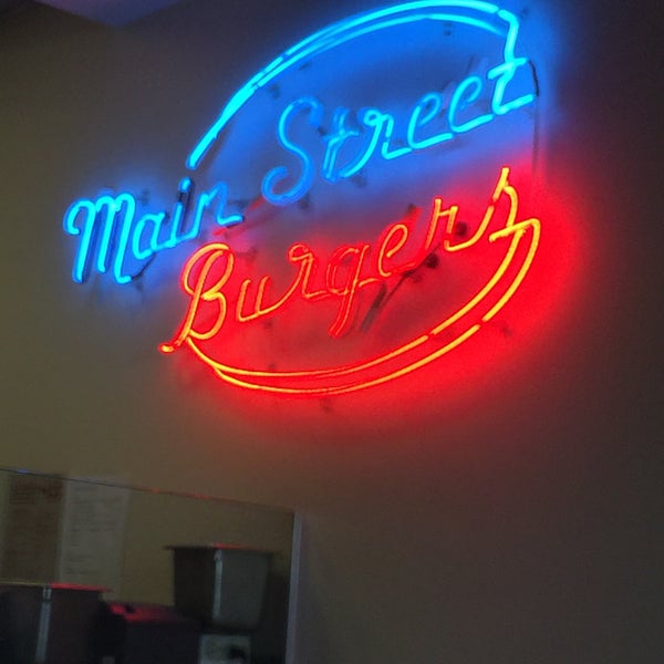 Photo taken at Main Street Burgers by Eric I. on 10/12/2015