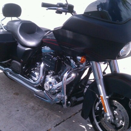 Foto tomada en Peterson&#39;s Harley-Davidson of Miami  por Big J. el 9/15/2012