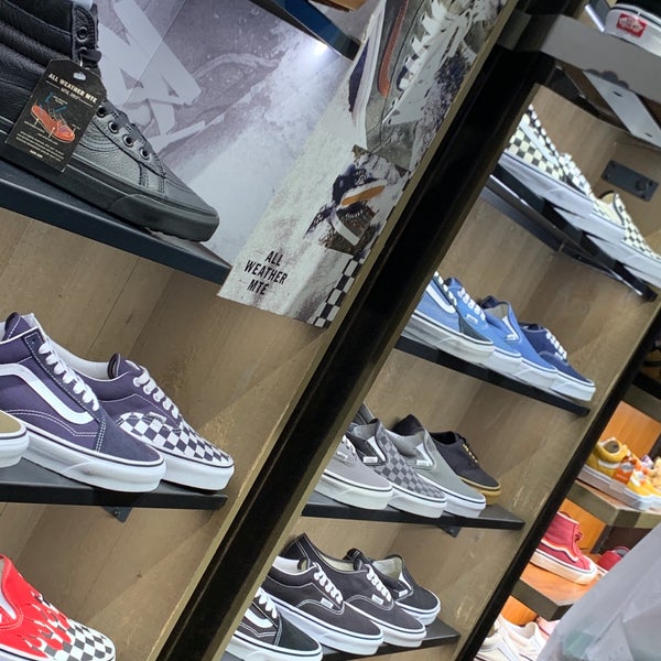 Vans store hotsell 34th