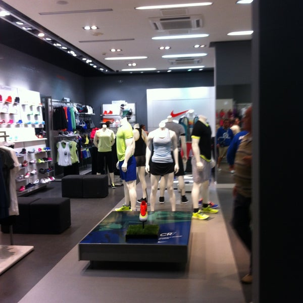 Especialmente Fragante Catastrófico Nike Store - Arona, Canarias