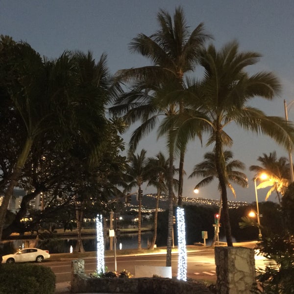 Снимок сделан в Coconut Waikiki Hotel пользователем Timothy A. 1/24/2016